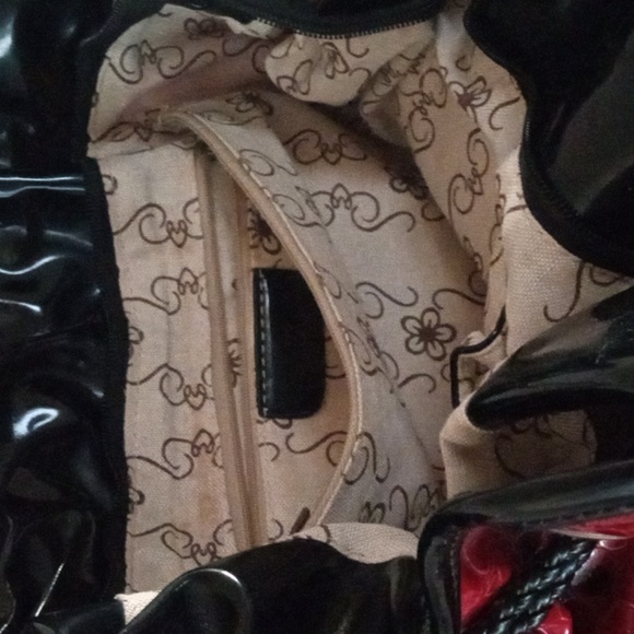 🍒Red and Black Tote Bag | LUCK Brand | Full zipper closure | Large carryall - Picture 8 of 11